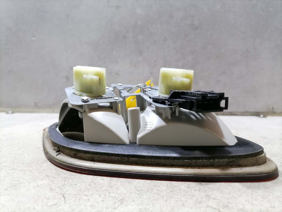 Mercedes Benz CLK Rückleuchte Rüclicht Heckleuchte innen links BJ97-99 Mercedes Benz CLK Rückleuchte Rüclicht Heckleuchte innen links BJ97-99